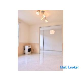 Wer zuerst kommt, mahlt zuerst! Es gibt eine freie Stelle in einer beliebten Immobilie! Parkplatz vo