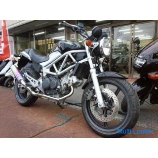 Honda VTR250FI Wassergekühlter 4-Takt V-Twin 250ccm Moriwaki Titanschalldämpfer Schwarz