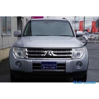 Spezieller SUV Mitsubishi Pajero!