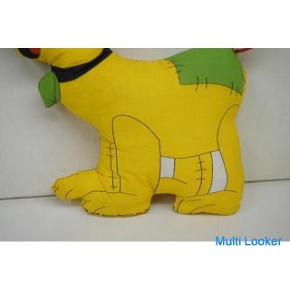 Zerlumptes Arthur-Plüschkissen