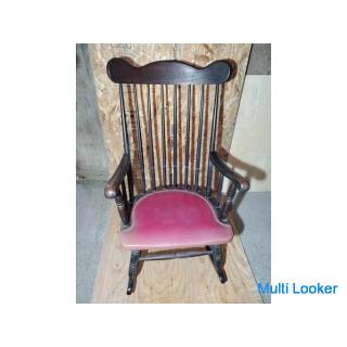 Antiker Schaukelstuhl