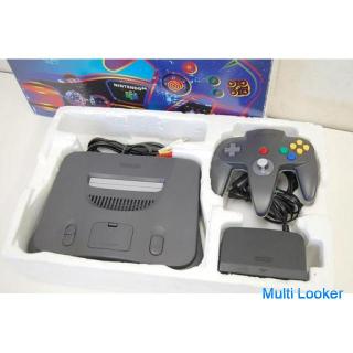 Nintendo 64-Netzteil, AV-Kabel und Controller enthalten