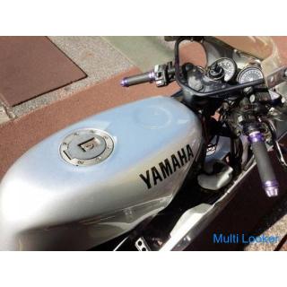 Yamaha TZR 50 R {wassergekühlter 2-Takt-Motor mit 7,2 PS} 6-Gang-Getriebe mit Zelle