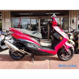 Yamaha Cygnus 125 XSR SE44J spätes Modell 4 Zyklus FI Auto mit Diebstahlalarm rot