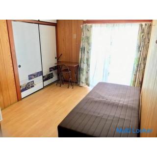 Haus mit privatem Zimmer teilen! Vertrag für 1 Monat mit Möbeln und Geräten