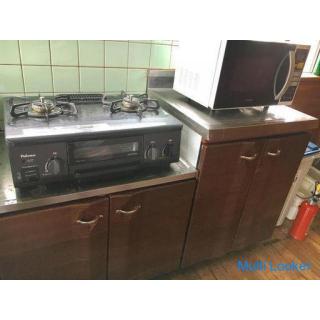 Haus mit privatem Zimmer teilen! Vertrag für 1 Monat mit Möbeln und Geräten