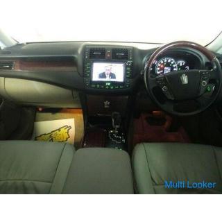 Crown 200er Toyota Crown! 64.000 km harmonischer Antrieb volles Seg echtes Mehrmonddach ☆