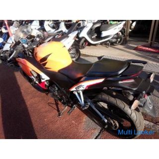Honda CBR250R mit ABS Wassergekühlter 4-Takt-Einzel-250-cm3-FI-Auto-Yoshimura-Schalldämpfer Repsol-F