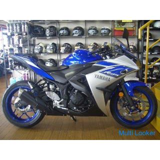 Yamaha YZF-R25 (blau)