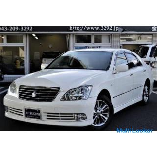 Crown Royal Saloon ist Toyotas Persönlichkeit und Tradition! Schauen Sie und konsultieren Sie sofort