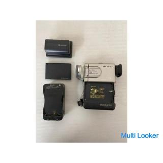 Sony Digital Video Camera Akku 2-Punkt-Ladegerät 4-Punkt-Set DCR-P10 NP-F300 NP-100 AC-V100