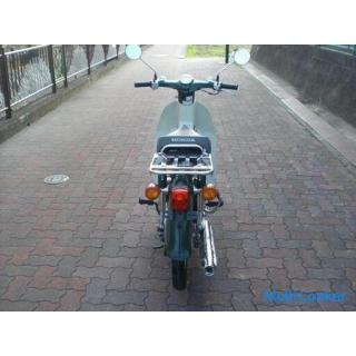 Honda Cub Fi Green Kilometerstand 14483 km Neue Reifen / Stopfen usw. wurden ersetzt