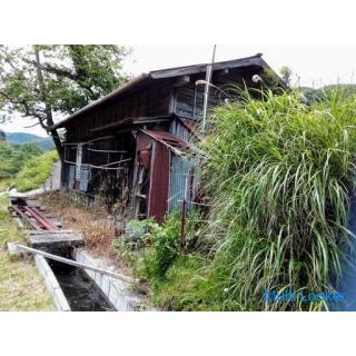 Bitte kontaktieren Sie uns für den Abbau des gesamten Hauses, den Abbau des Stahllagers und die Prot