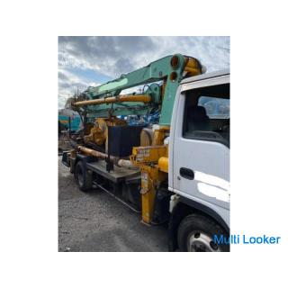 1996 Isuzu Elf Betonpumpenwagen Daiichi Techno Radicon mit zwei 4-stufigen Rutschen 17m über dem Bod