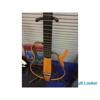 Leise Gitarre Yamaha SLG130NW mit Zubehör