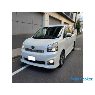 Toyota Voxy ZS Glitter Original 8-Zoll-Festplattennavigation & Full-Segment-TV & Flip-Down-M
