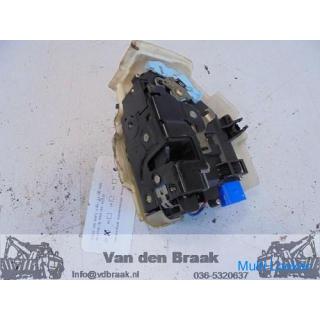 Volkswagen Golf 2003-2008 Türschloss vorne links