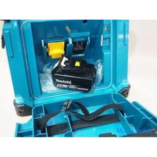 Makita CK1012 TV Combo Kit mit wiederaufladbarem Radio 18V Lithium Ionen 6.0Ah Smartphone wiederaufl