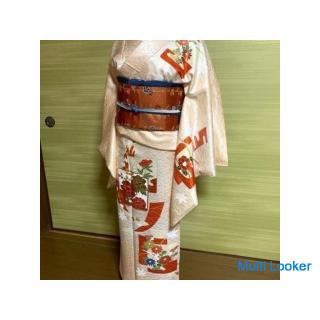 Japanischer Tanzlehrer unterrichtet ★ Kimono-Unterricht