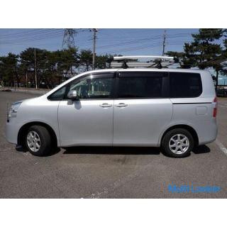 Toyota Noah ☆ Klasse YY ☆ Für draußen! ☆ Keyless ☆ Carrier ☆ ETC ☆ DTV ☆ Externe Navigation