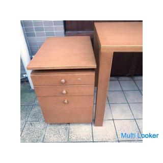 Es ist ein Buona Scelta Schreibtisch Wagen von Karimoku (Karimoku Möbel)! Das schlichte Design kann 