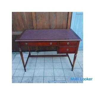 Ein antiker Schreibtisch der beliebten amerikanischen Marke ETHAN ALLEN, der von IDC OTSUKA (Otsuka 