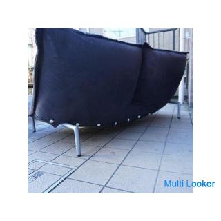 Pascal Mourgue Design CALIN aus Frankreichs Ligne Roset 2-Sitzer-Sofa / inklusive Gudge. Ein Liegeso