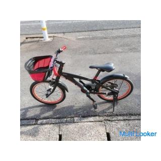 Kinderfahrrad. Bridgestone Levena. Sportart. 18 Zoll. Leichter Aluminiumrahmen. Schwarz. Schlüssello