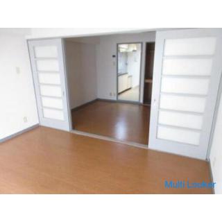 [2 Personen können einziehen] [Nähe Supermarkt] [Bequemes Einkaufen] [Warmwasser-Waschtoilette] [Auf