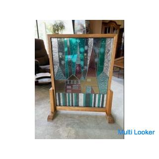 Es ist sehr nett! Buntglas-Trennwand!