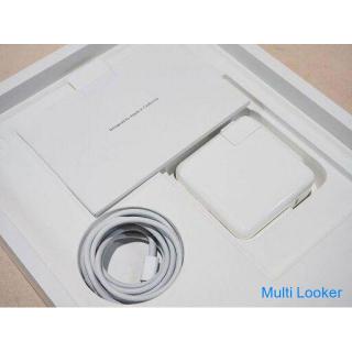 Apple MYDA2J / A MacBook Pro Retina Display 13,3 Zoll Silber M1 Chip Speicher 8GB SSD 256GB