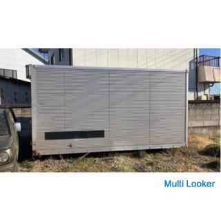 Leerer Container