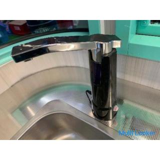 Wir verkaufen Küchenwagen.