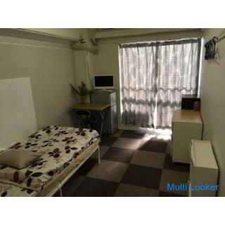 2 Gehminuten vom Bahnhof Iriya der Hibiya-Linie entfernt. 8 Gehminuten vom Bahnhof Uguisudani der Ya