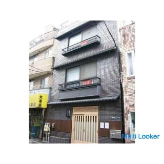 Möbel und Haushaltsgeräte sind ebenfalls vorhanden, sodass Sie mit nur einer Tasche einziehen können