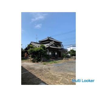 Ein 1761 m2 großes Reisfeld, ein 1017 m2 großer Wald und ein altes Volkshaus in einem 1795 m2 großen