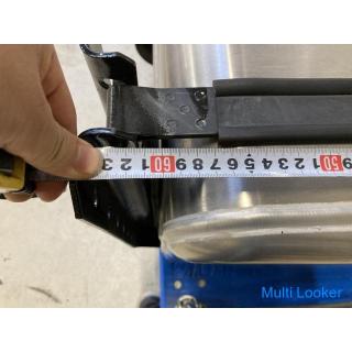 Neues Auto entfernt UD Trucks Quon Original-Aluminium-Kraftstofftank 200 Liter mit Strebe 700 × 600 