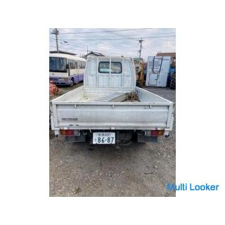 Nissan Vanette Fahrzeugprüfbescheinigung bis 15. September 2022