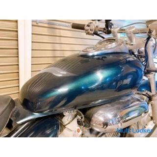 Honda Magna 250 kann geliefert werden. Die Bezahlung kann bar oder per Überweisung erfolgen. Grün