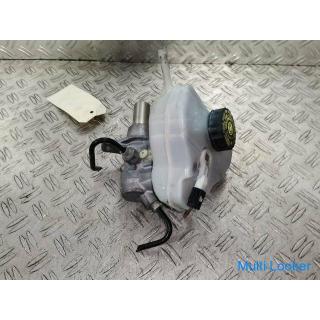 Mercedes C-Klasse W205 Hauptbremszylinder A2054300002