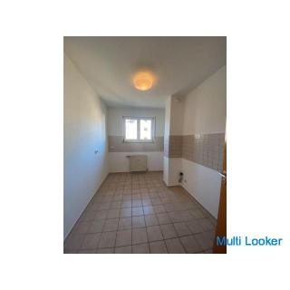 *** S-Riedenberg: Schön geschnittene, helle 3-Zimmer-Wohnung mit Balkon und Stellplatz ***