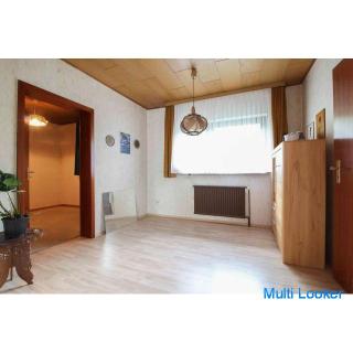 Bungalow mit sieben Zimmern, Vollkeller, Terrasse mit Südausrichtung und Garten in Eimbeckhausen