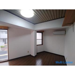 Pets are allowed. (Only one cat). If you have a contract this month, you can move in with a total in