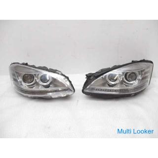 2009 Mercedes-Benz W221 S550 Left and right headlights