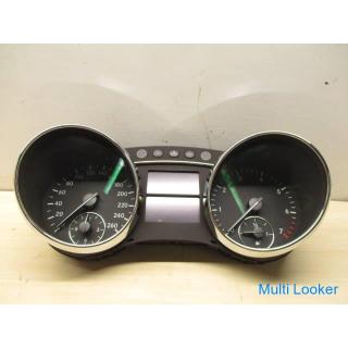 Mercedes W251 R350 Speedometer A2515407947