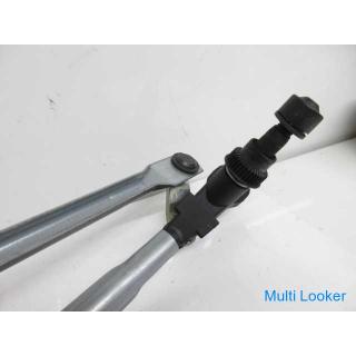 2013 BMW X1 E84 VL20 with wiper motor link