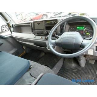 2012 Canter Wide long all low floor 2 tons loading Back camera