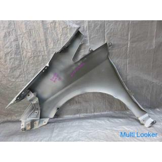 Toyota Prius ZVW30 right fender