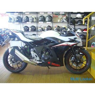 Suzuki GSX250R (white / black)