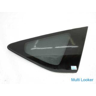 2011 Prius α ZVW41 Right rear quarter glass
